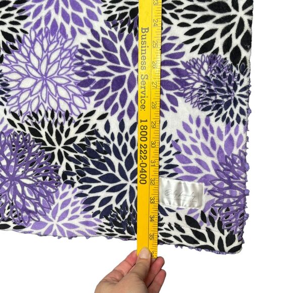 Baby Laundry DAHLIA 91350 Minky Blanket Purple White 35" X 26" Floral - Picture 7 of 8